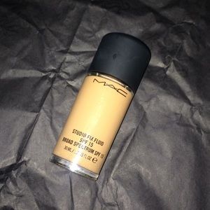 Mac studio fluid fix spf 15